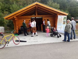 Einweihung Schutzhütte Gräfendorf (5).jpg